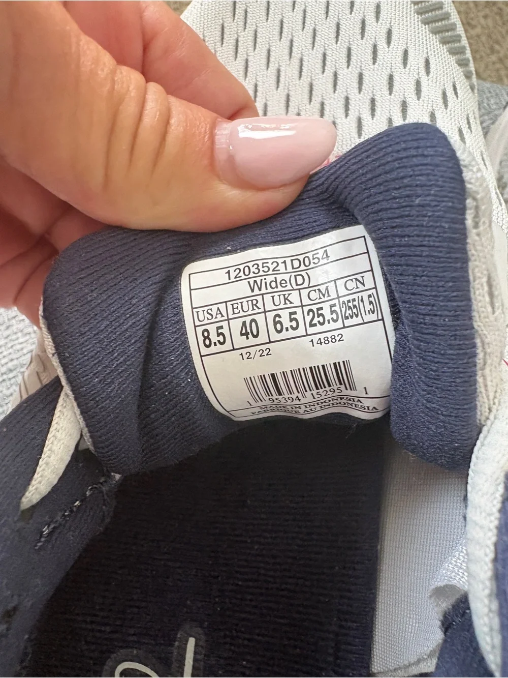 Brooks Women’s light Gray/ Pink Addiction GTS Running Shoes